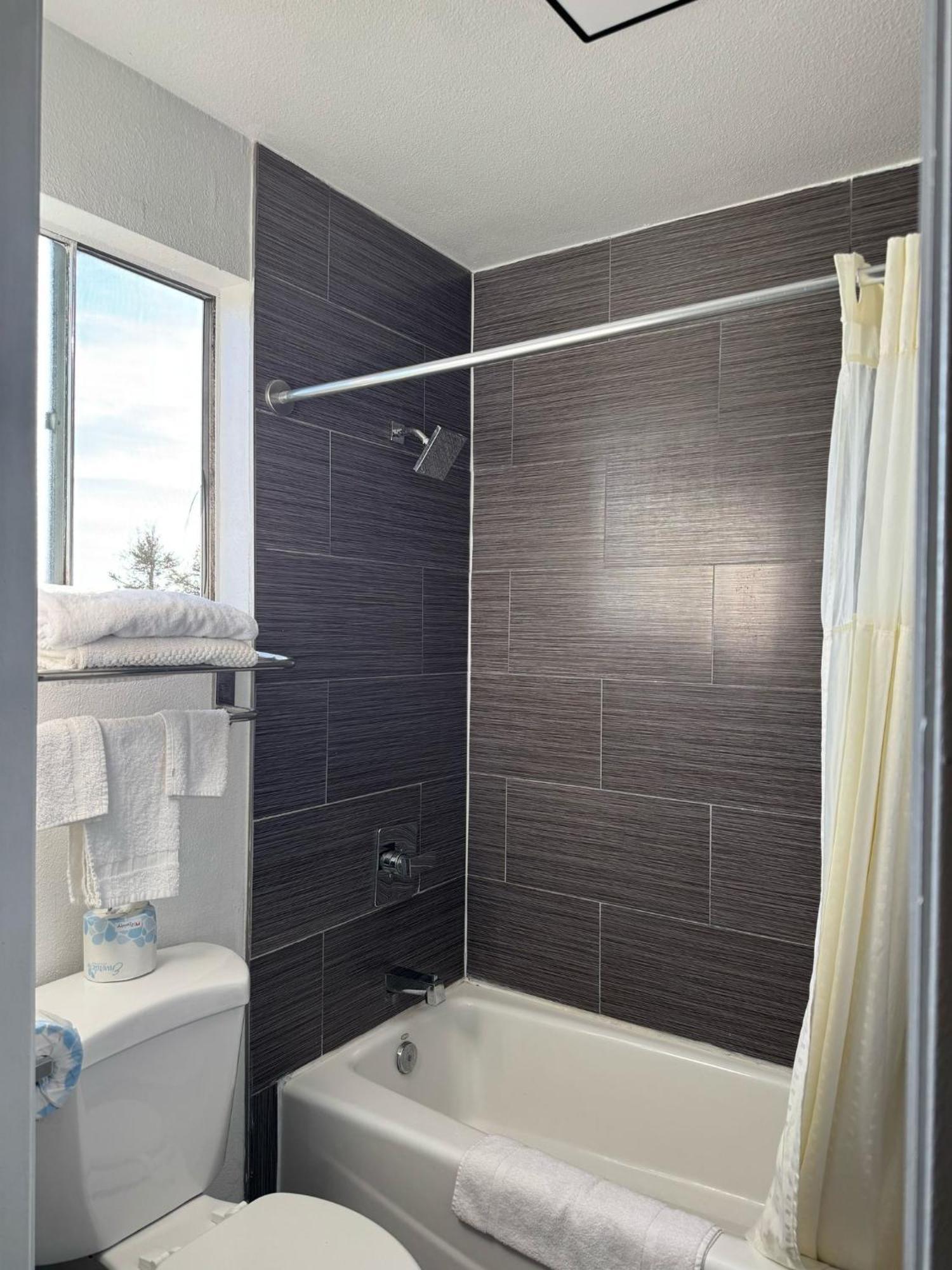 Rodeway Inn Ventura Dış mekan fotoğraf